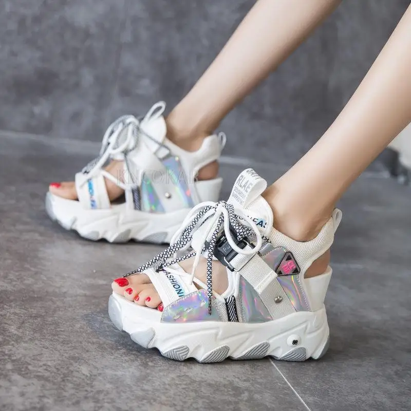 Summer rubber muffin one line buckle low cut PU muffin bottom fish mouth color matching casual slope heel sandals