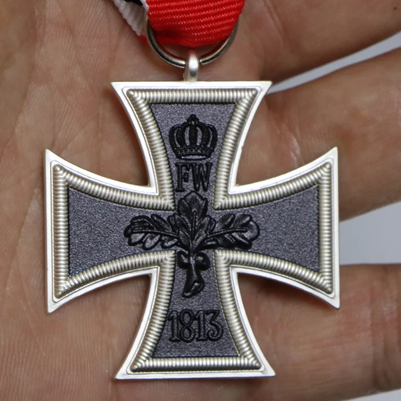 Prussian Medal German Medal 1870 Iron Cross Badge Film and Television Prop Chest Pins Collection
