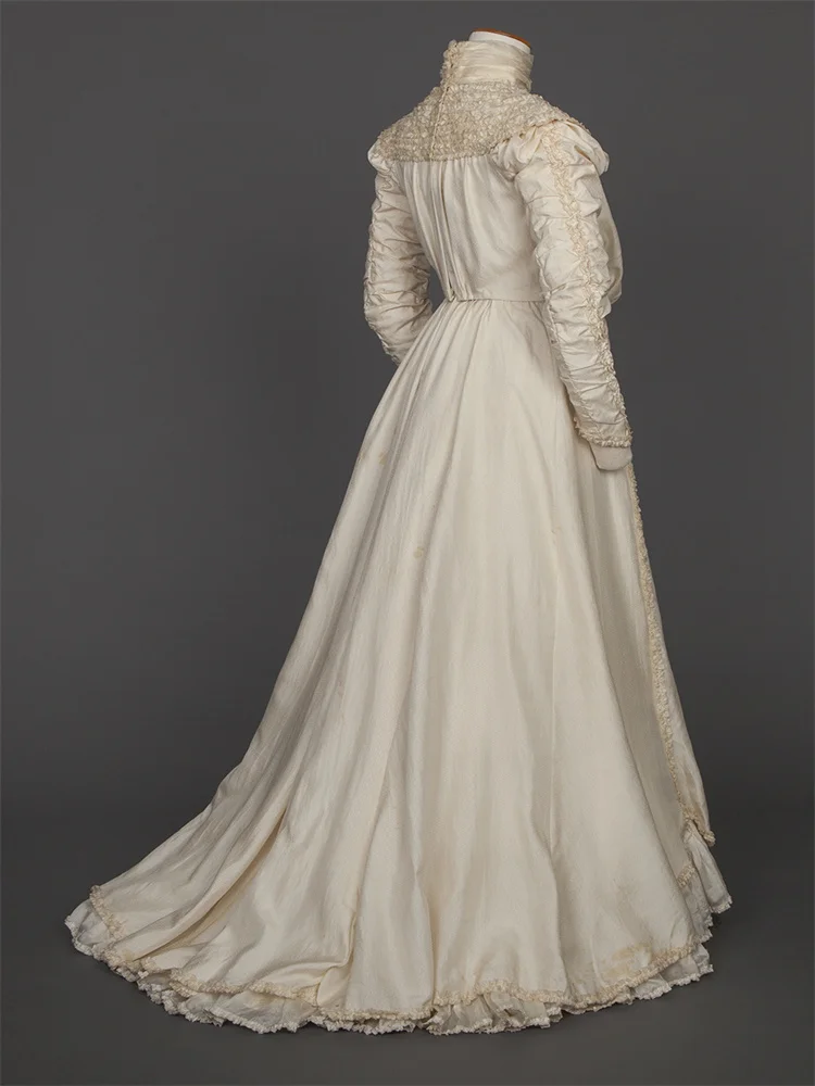 

1900s Medieval Renaissance White Long Sleeves Dress Victorian Vintage Costume Tudor Party Ball Gown