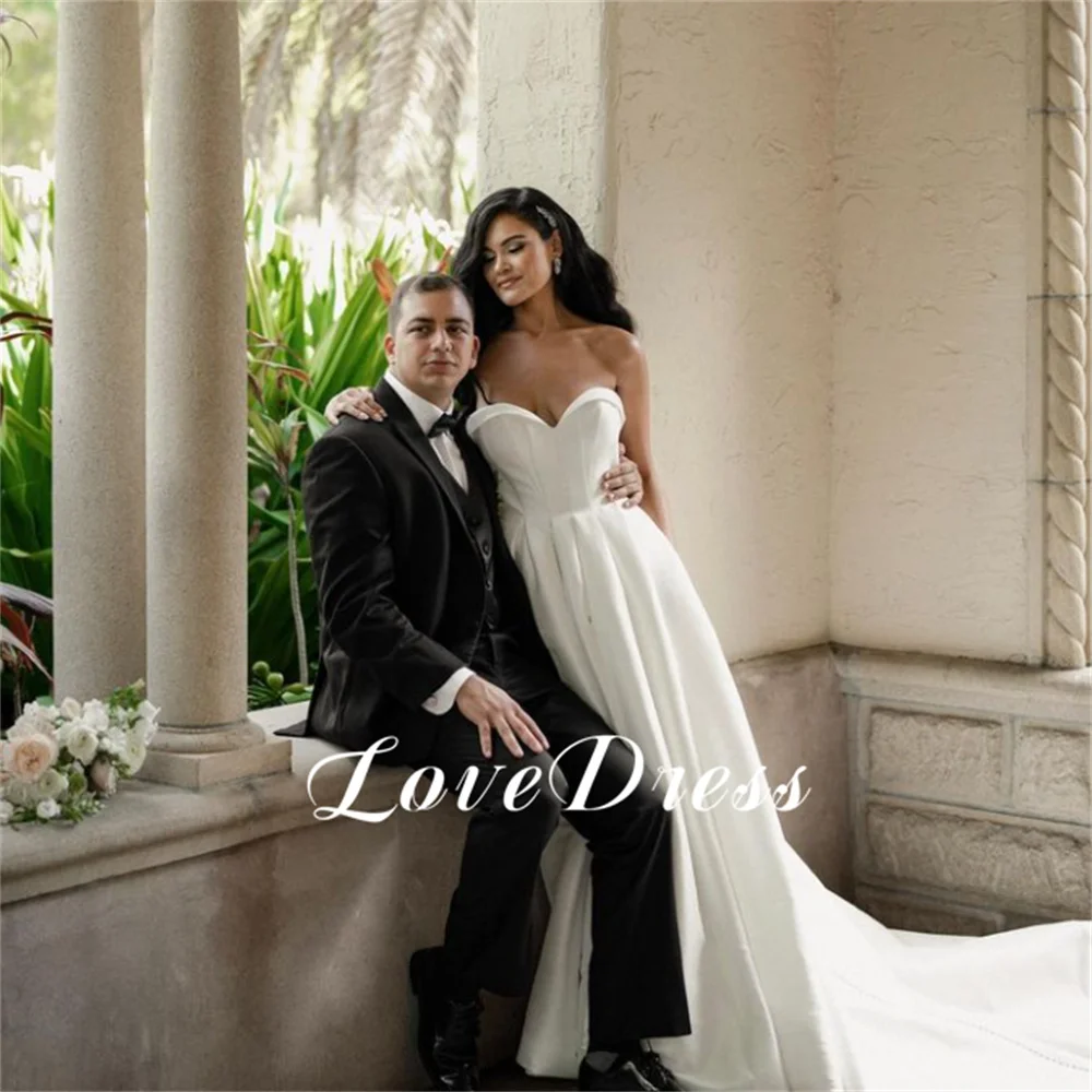 

Love Sexy Sweetheart Stain Sleeveless A-Line Pleating Wedding Dresses Elegant Strapless Floor Length Backless Beach Customized