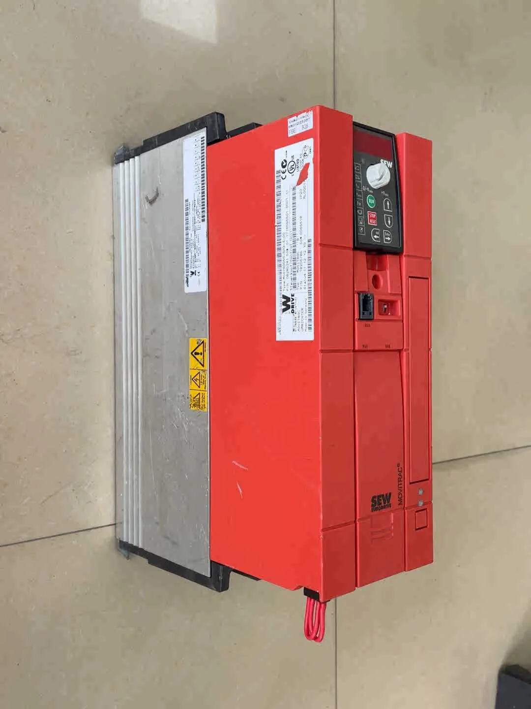 MDX60A0054-5A3-4-00 MC07B0055-5A3-4-00 العاكس للخياطة