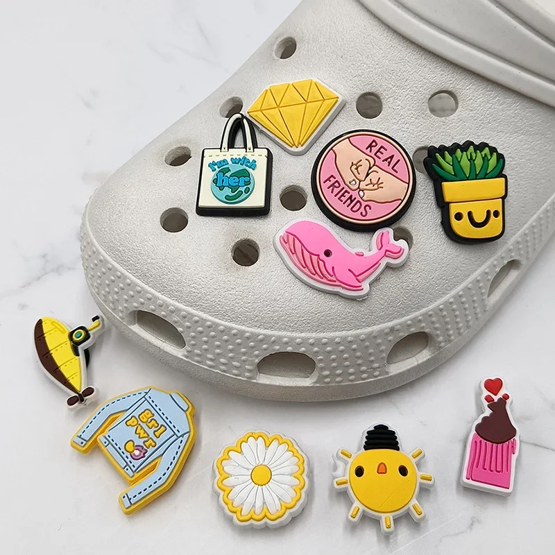 Single Sale 1Pcs Real Friend Icons PVC Shoe Charms Diamond Whale Design Upper Decorations Accessories Clogs Pins Buckle