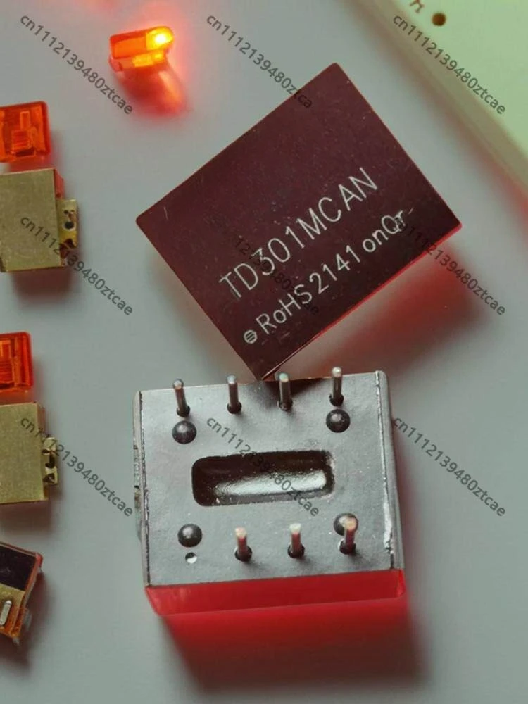 Mini Isolated CAN Bus Transceiver Module DIP8 2500VDC Isolation 1Mbps Industrial CAN Communication Converter 3.3V/5V Input