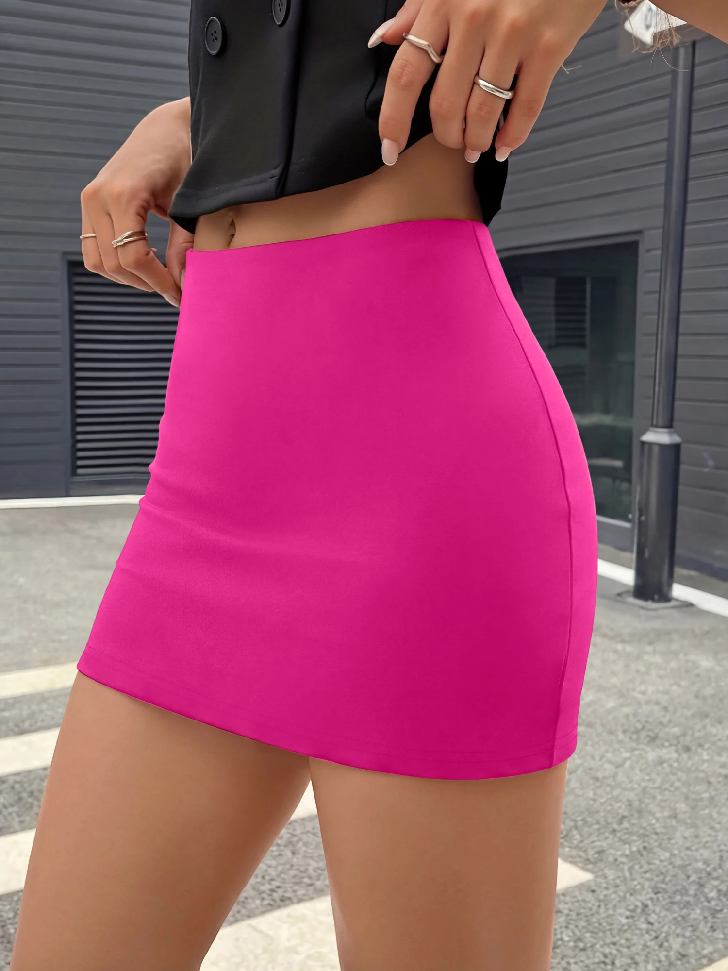 

Minimal Cool Style High Waist Bodycon Mini Skirt Women Solid Color Slim Fit Anti-Exposure Skort Simple Chic For Everyday Outfit