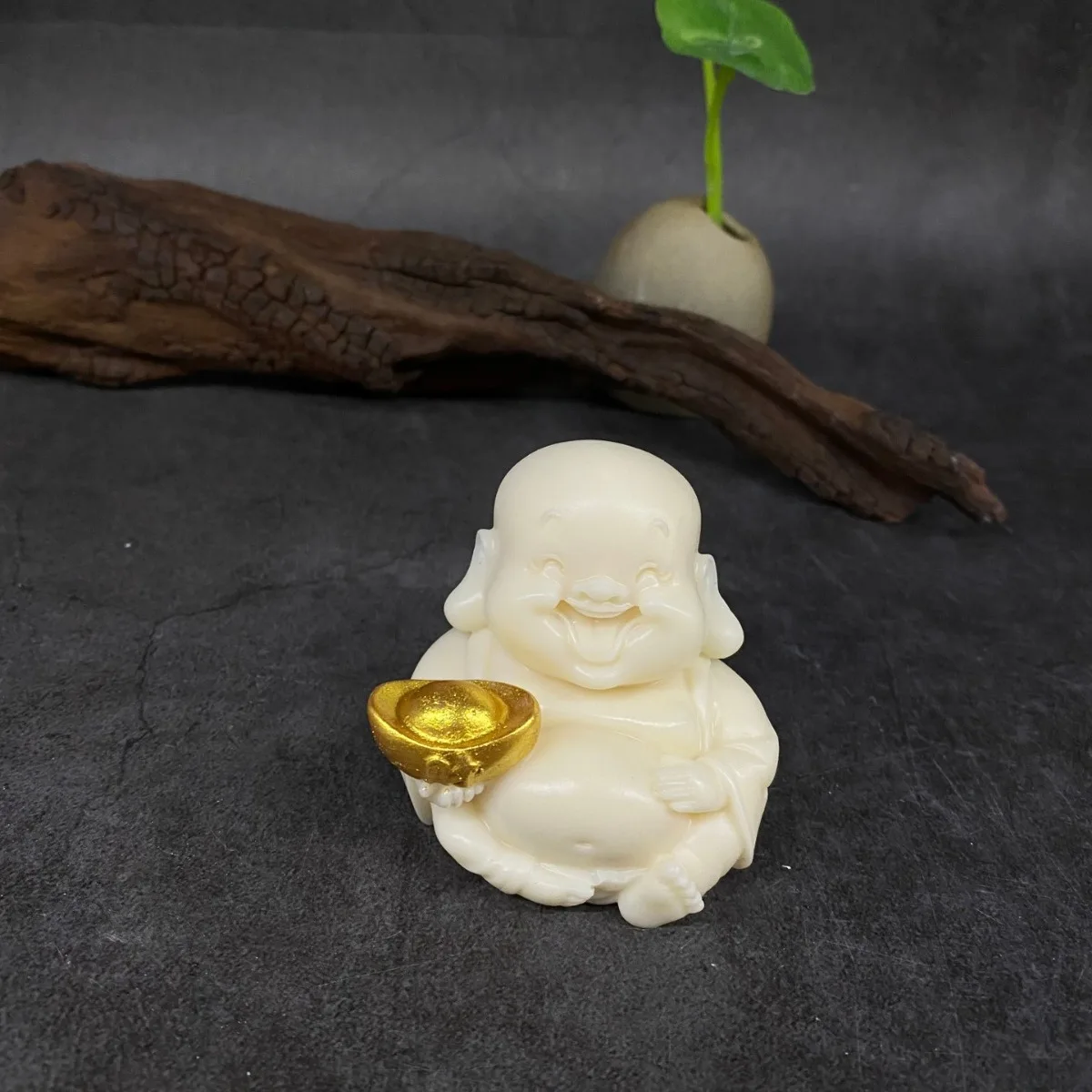 Ivory Nut Carved Laughing Maitreya Buddha Figurine Home Desktop Decor Craft Ornament Car Hand Piece Religious Tabletop Gift