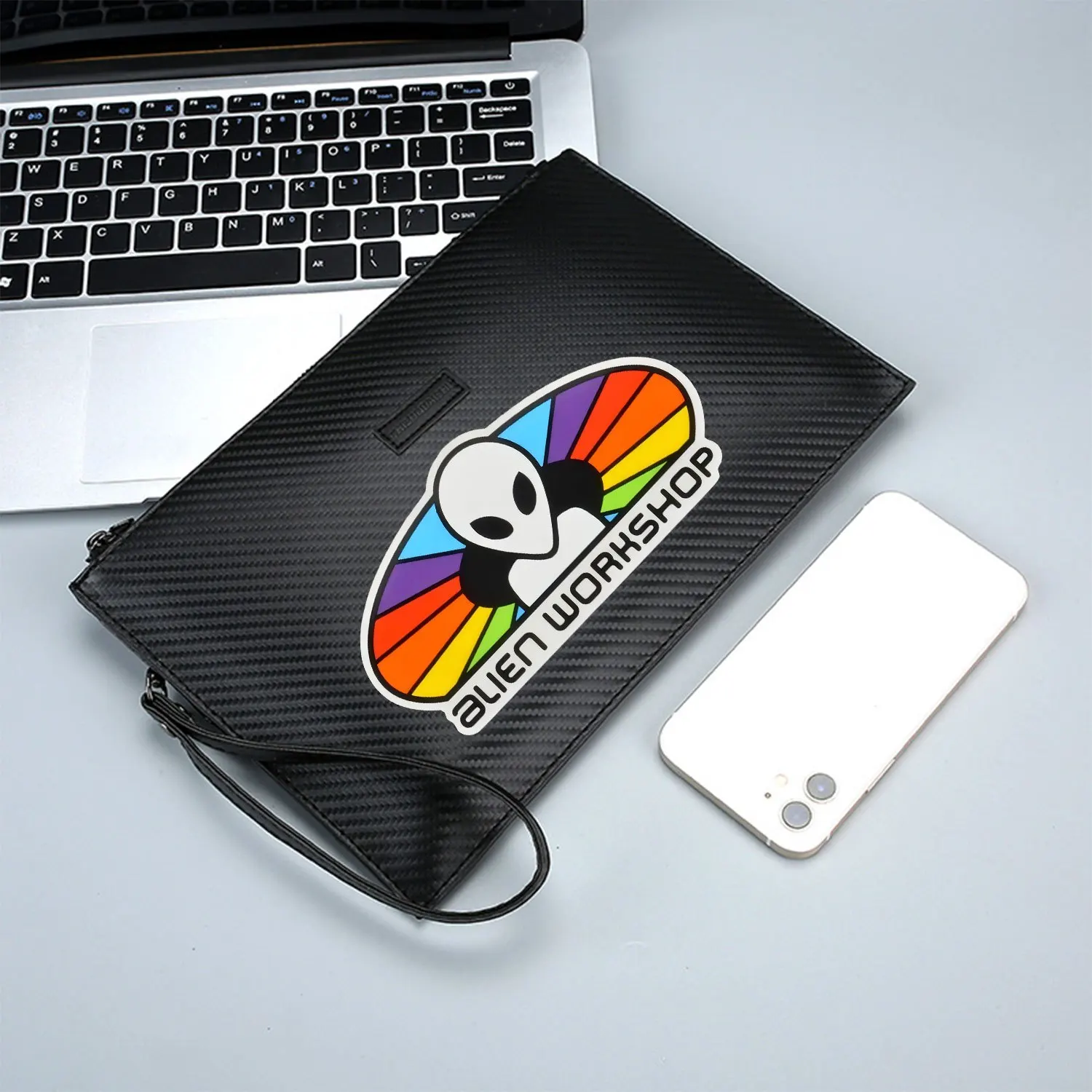 حقيبة يد رجالية من البولي يوريثان ذات شكل حيوي بألوان قوس قزح الغريبة، أنيقة ومطبوعة، عصرية وعملية للحمل اليومي