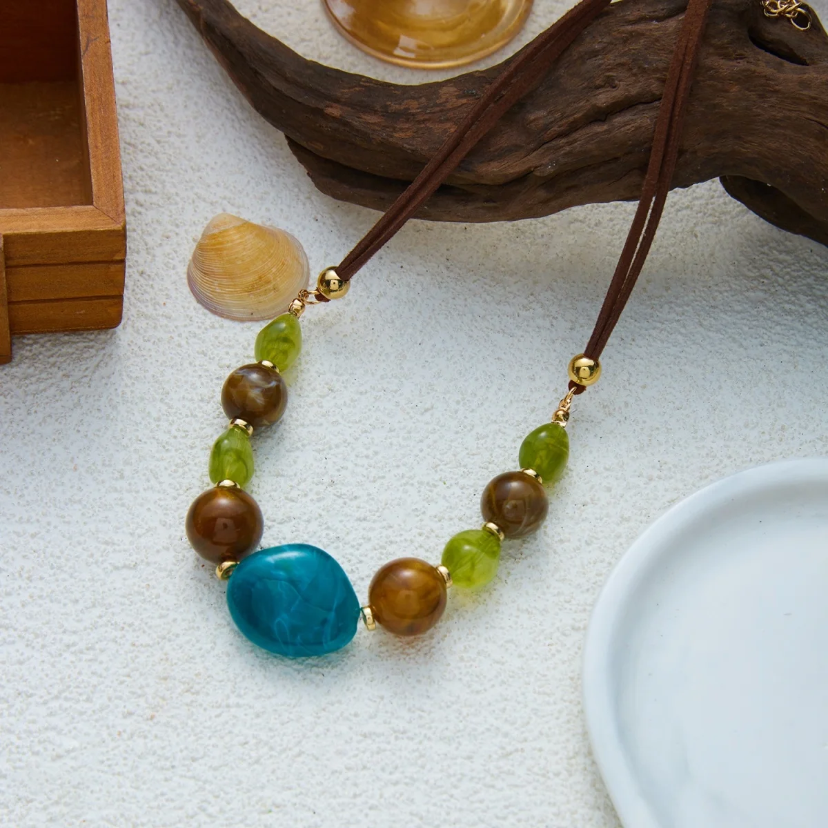 Ins Vintage Mehrfarbige Unregelmäßige Acrylperlen-Halskette für Damen und Herren, Handgefertigte Samtkette, Harzperlen-Choker, Ästhetischer Schmuck – Detail 30