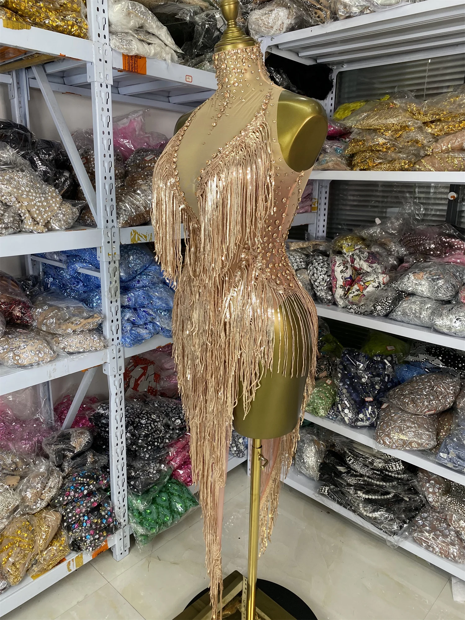 나이트클럽 드레스 여성용 반짝이는 라인스톤 태슬 메쉬 시스루 바디콘 미니 비대칭 드레스 이브닝 파티 무대 의상