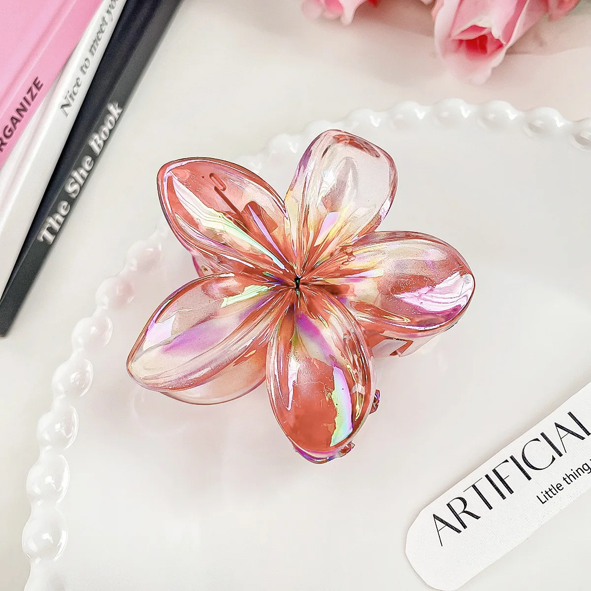 2024 Gorąco sprzedające się hawajskie eleganckie letnie gradientowe pazury do włosów z kwiatem plumerii Preppy Flower Hair Clip