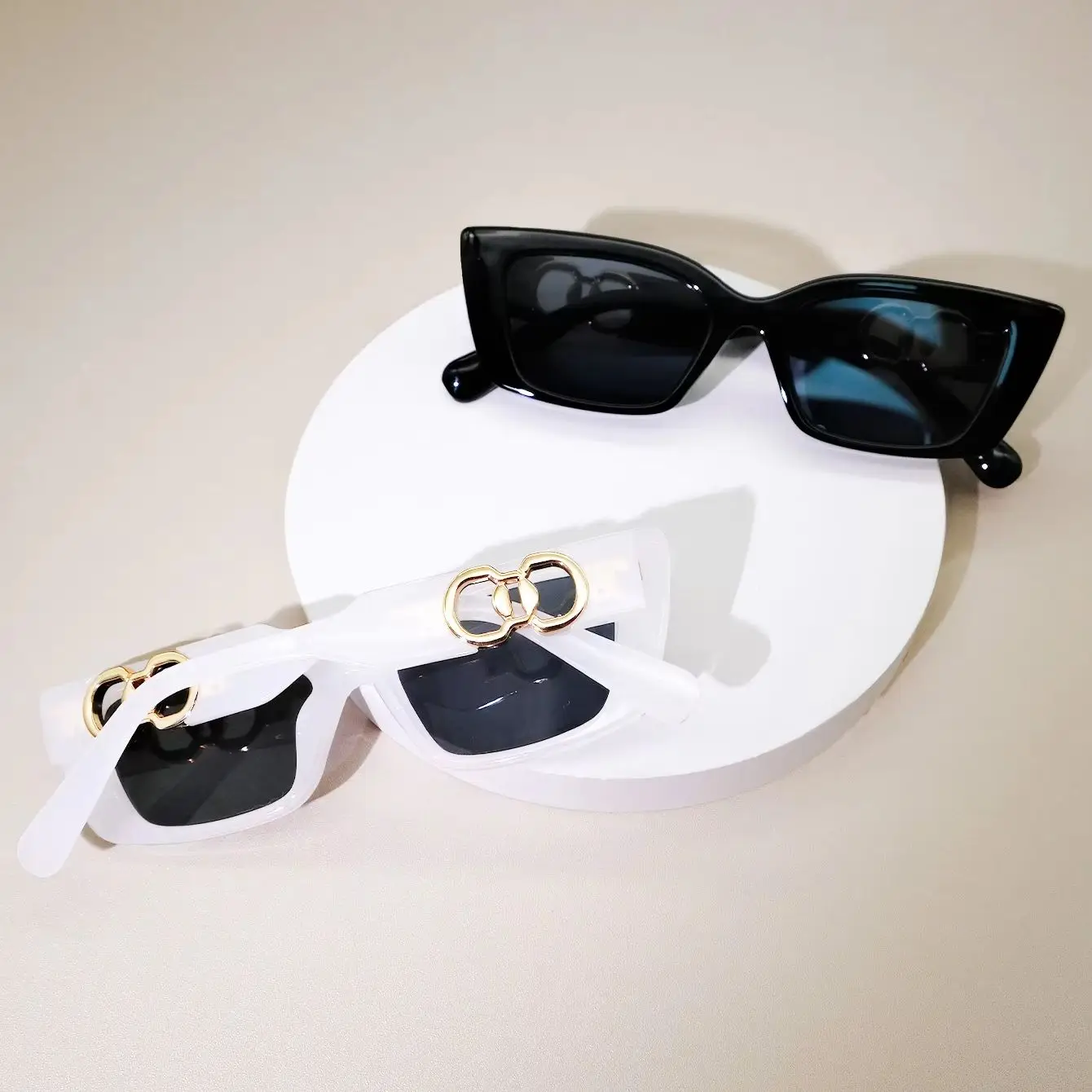

2Pcs Plastic Frame Small Rectangular Temples Metal Double Ring Decoration Beach Party Vacation Sunglasses