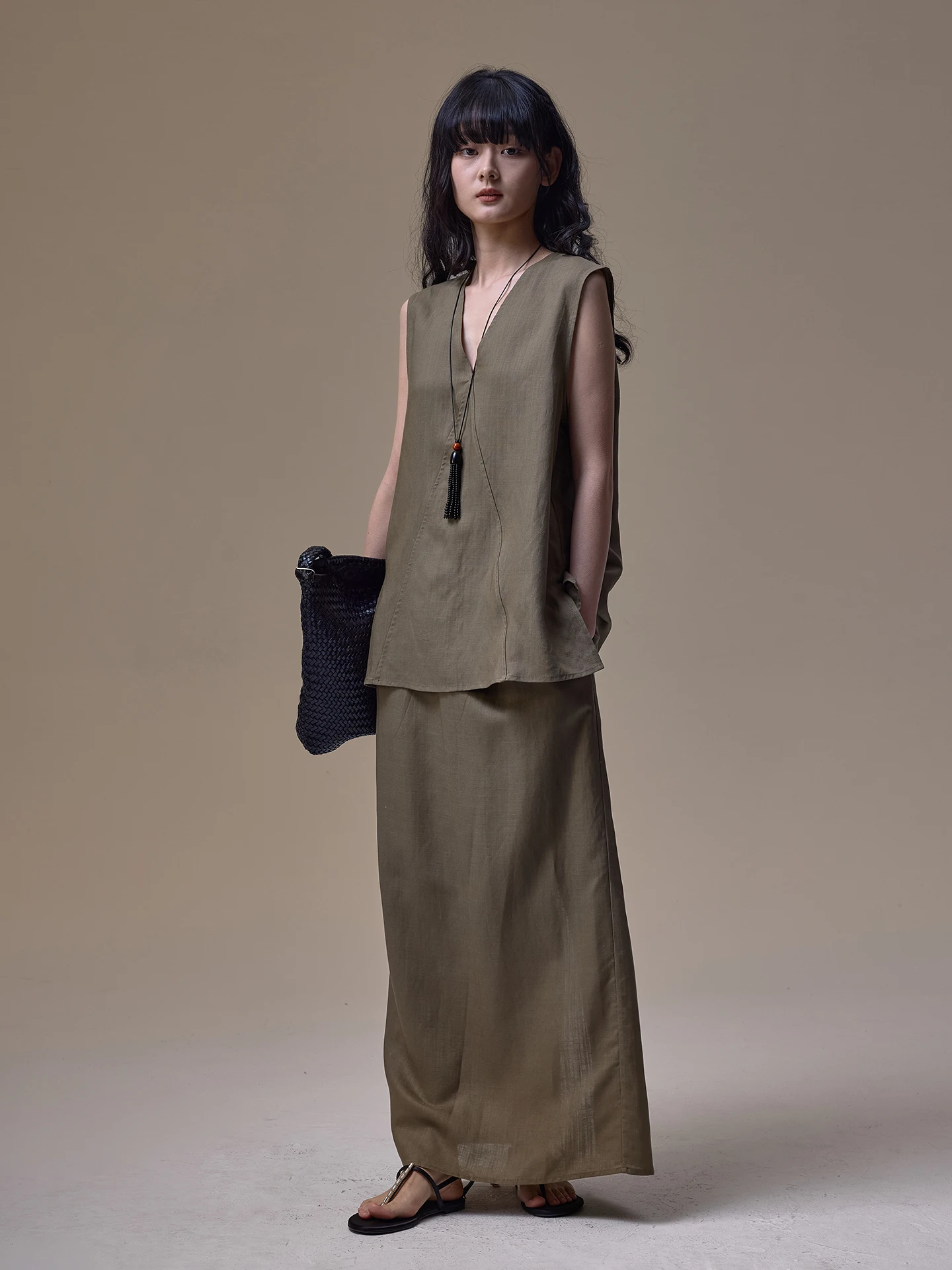 

INOUT HRQ2026 Summer New Loose V-neck Sleeveless Pure Color Simple Style Half Skirt Set Women's Fashion Casual Two-piece Suit