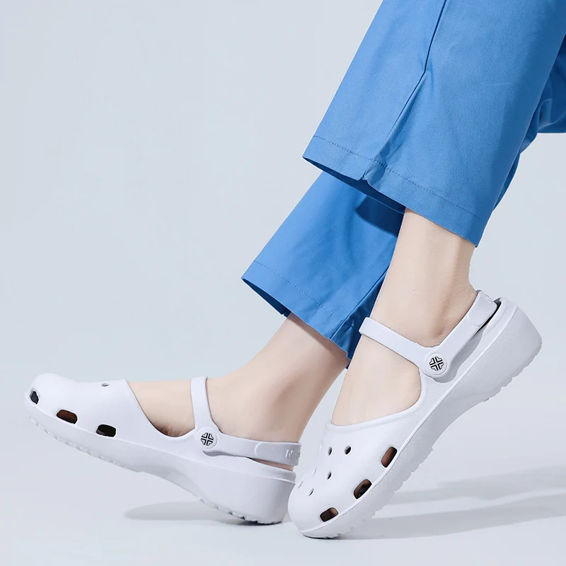 أحذية Croc النسائية الصيفية ذات اللون الصلب خفيفة الوزن سريعة الجفاف، صنادل عالمية للرجال والنساء، صنادل نزهة الشاطئ للمكتب