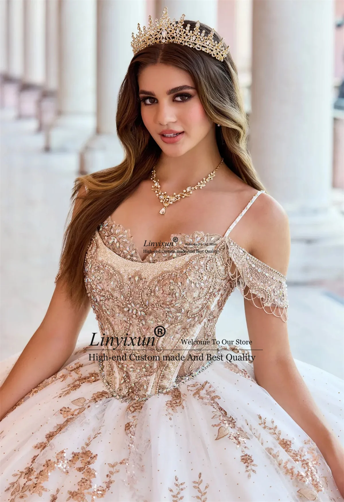 Robe Quinceanera de luxe avec appliques à paillettes, robe en tulle élégante, robe Sweet 16, train de balayage, anniversaire ouvert, éducatif, 15 ans