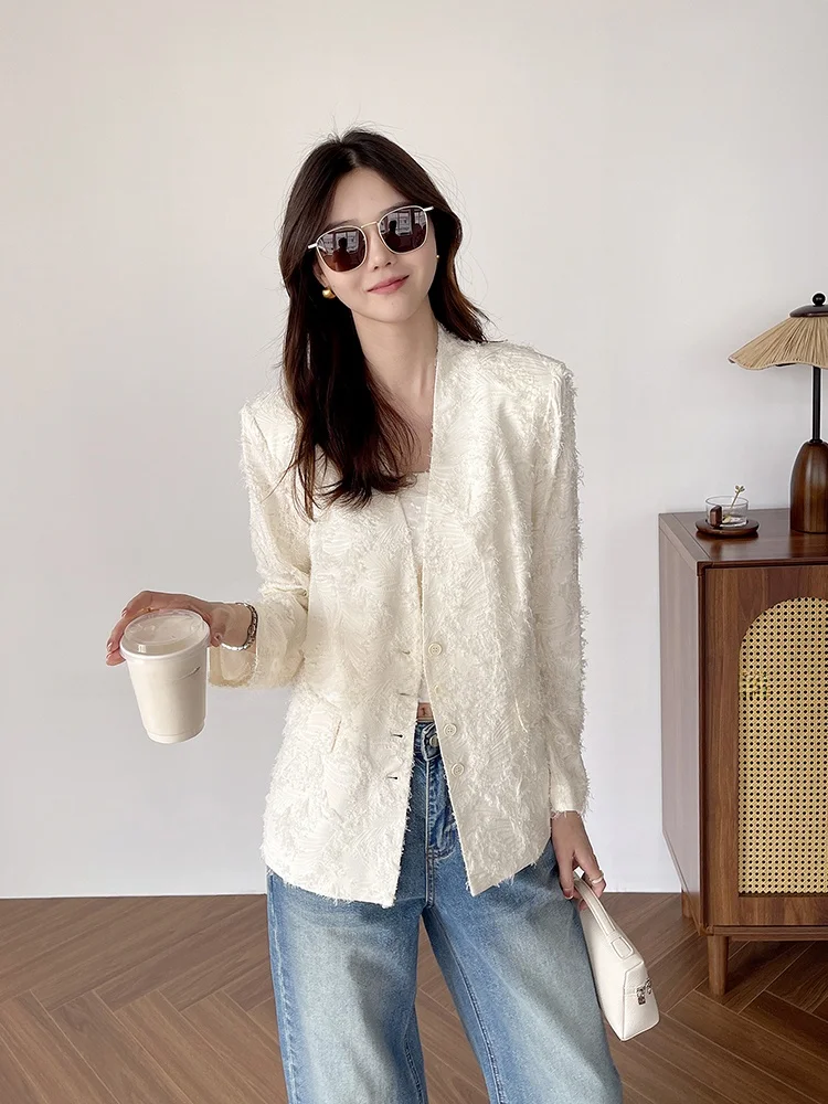 

Faionable Silk Suit Jaet Women's Fringe Design Sensation Beige Color Commute Sle Long Sve V-Ne Single Button Closure