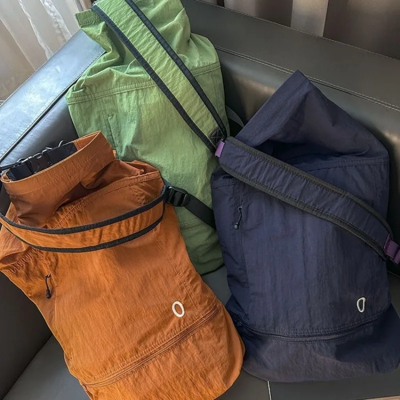 

Fitness Wrinkle Leisure Outdoor Sports Anti-splashing Roll-up Backpack