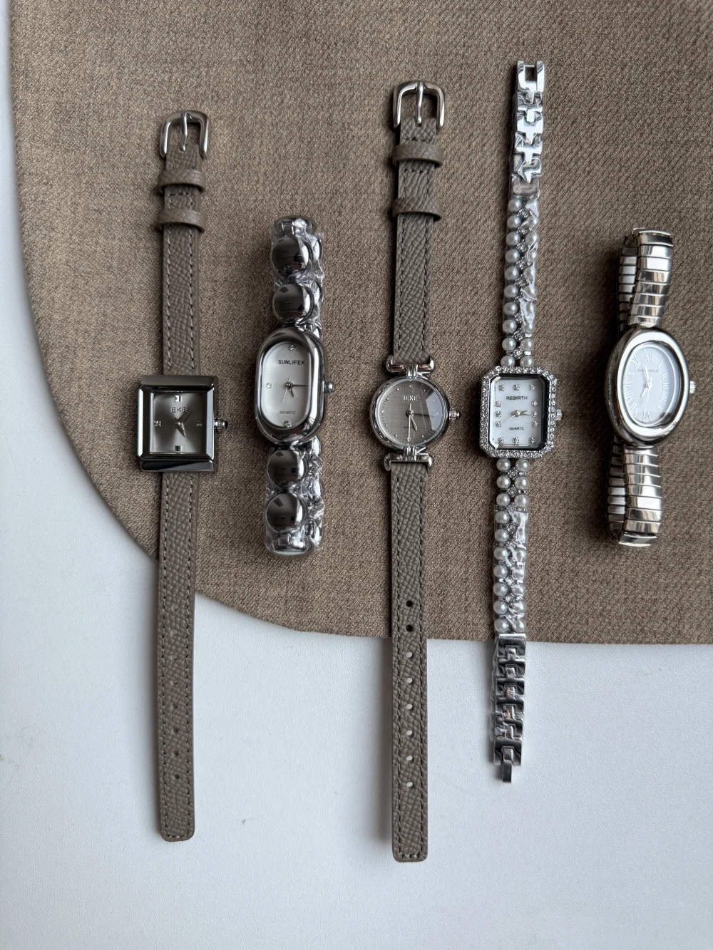 

New Luxury Fashion Chain WatchElegant Silver-Grey Women'S Delicate Korean Style Thin Strap Quartz Wristwatch, Perfect As A Gift.