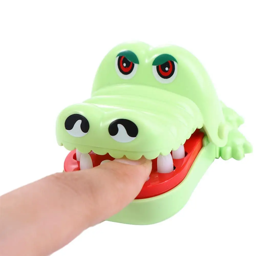 Family Games With Keychain Mini Novelty Toys Biting Hand Alligator Gags Toy Bite Finger Game Crocodile Toys Crocodile Mouth