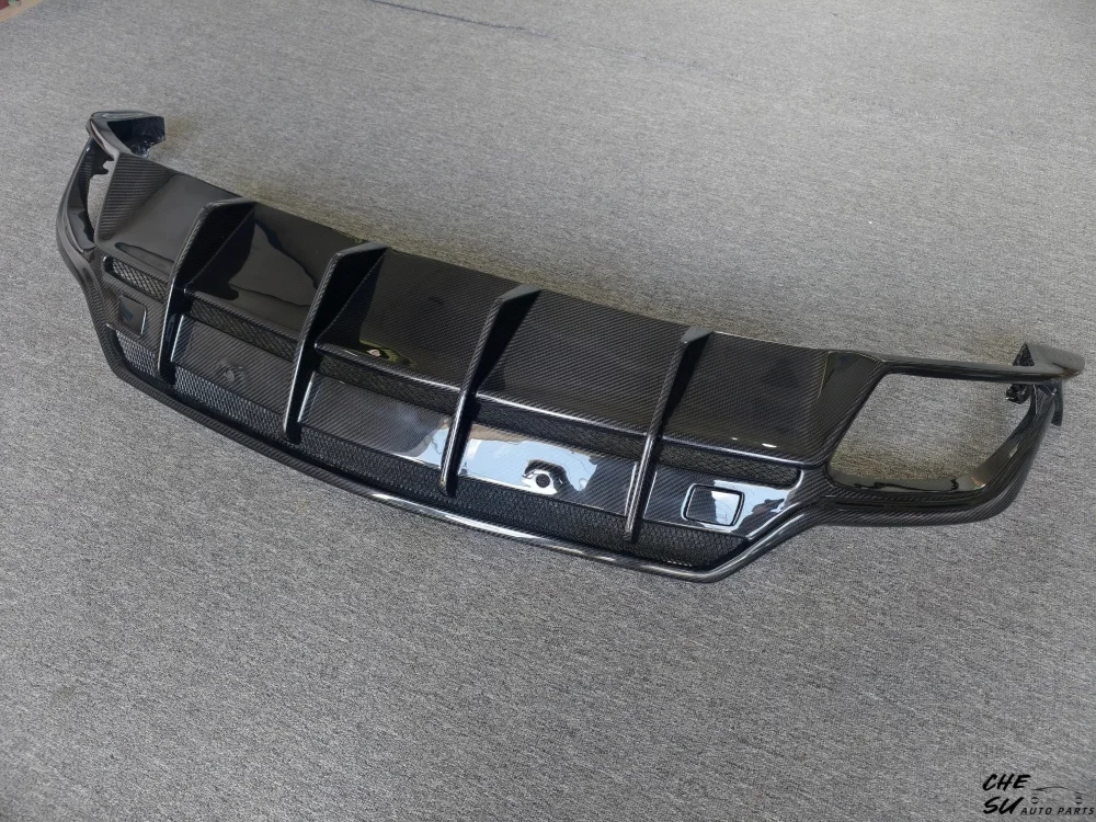 Hot Selling Custom Rear Bumper Lip Car Kit for Lamborghini URUS S Upgraded Topcar Style Carbon Fiber Rear Diffuser Body Kit