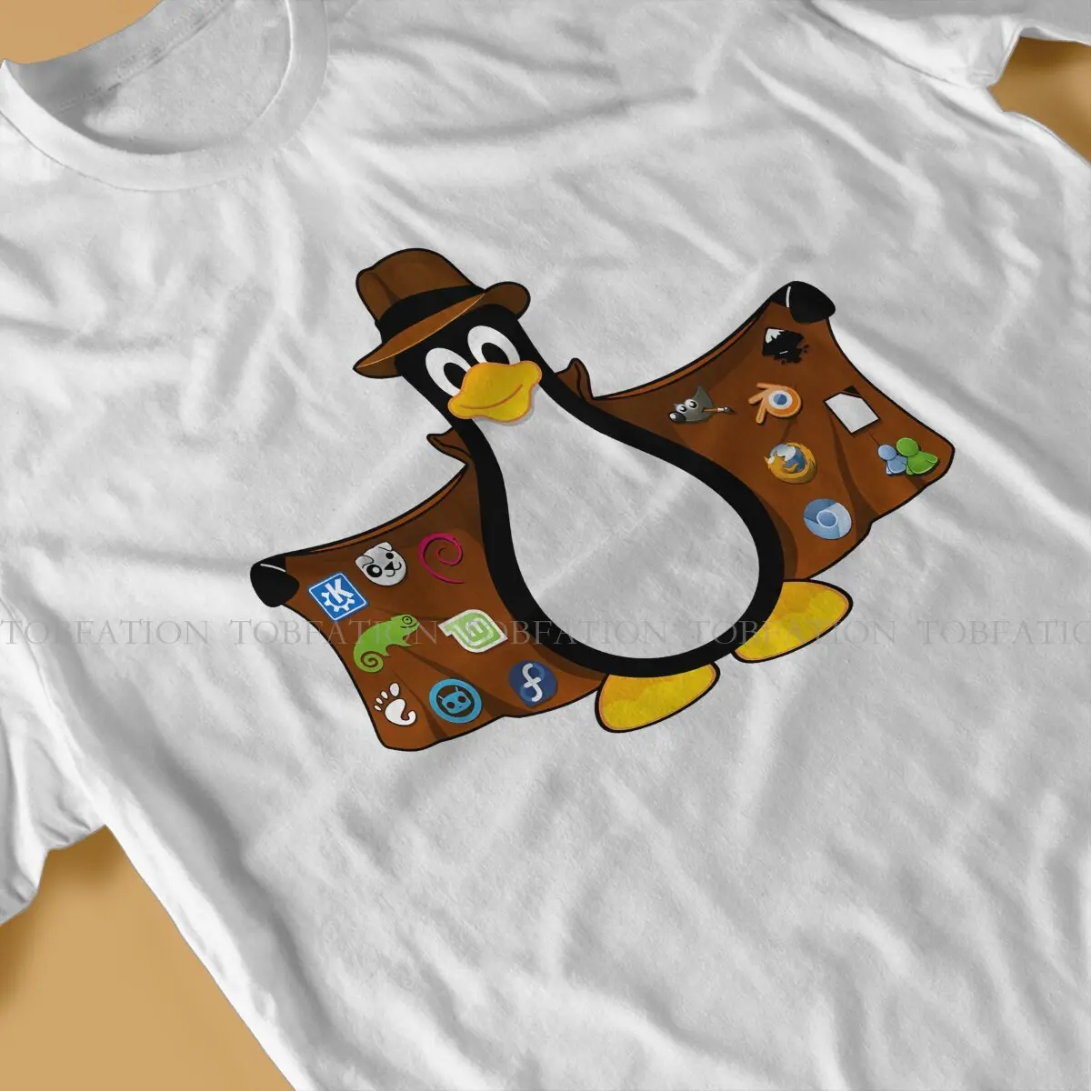 Tux the Salesman Harajuku TShirt Linux Operating System Creative Streetwear Casual T Shirt Men Tee Special Gift Idea