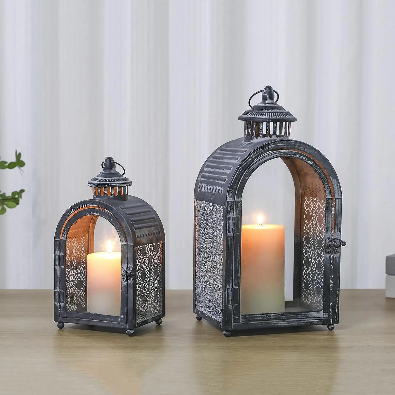 

2Pcs Candle Lantern Candleholders Ornament Vintage Design Candle Holders for Party Supplies Living Room Table Centerpieces