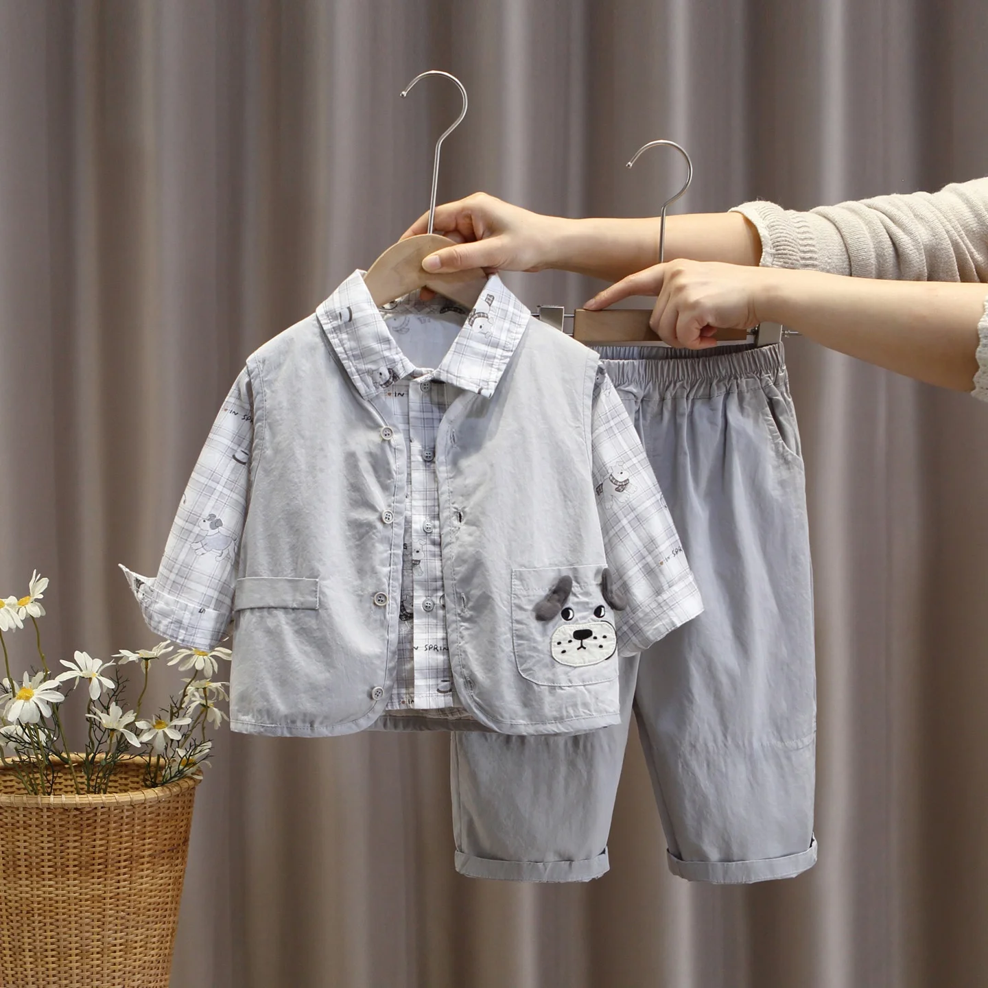 set-tre-pezzi-casual-primaverile-per-neonati-e-bambini-gilet-camicia-e-pantaloni-in-cotone-traspirante-nuova-collezione-primavera