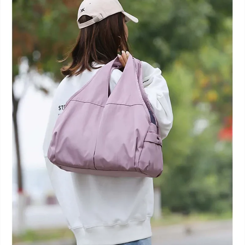 2024 New Yoga Shoulder Bag New Fashionable Short Distance Travel Tote with Expandable Dry Wet Separation Handheld Shoulder Bag