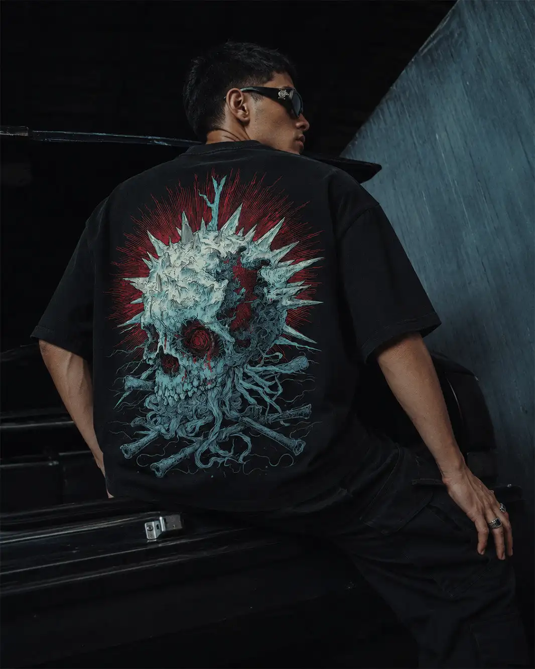Men's Oversized Thorn Skull Pattern T-shirt, Rose Skull Root Gothic Metal Street Wear, Loose Short Sleeved Casual T-shirt