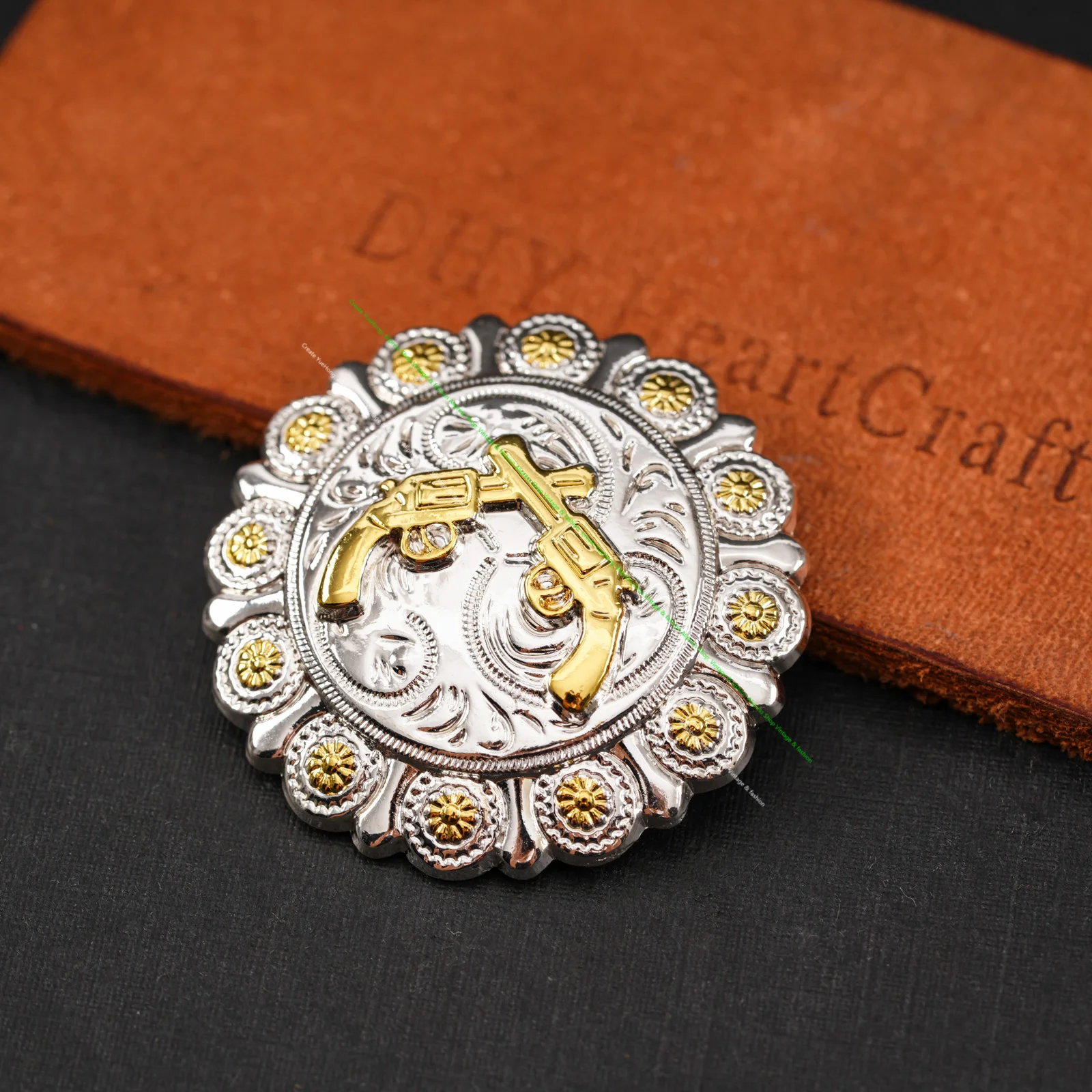 

5X 38 мм Блестящий серебряный Западный Золотой пистолет крест кожаный ремешок для поделок лошадиный наконечник сиденья тарелки для мужчин