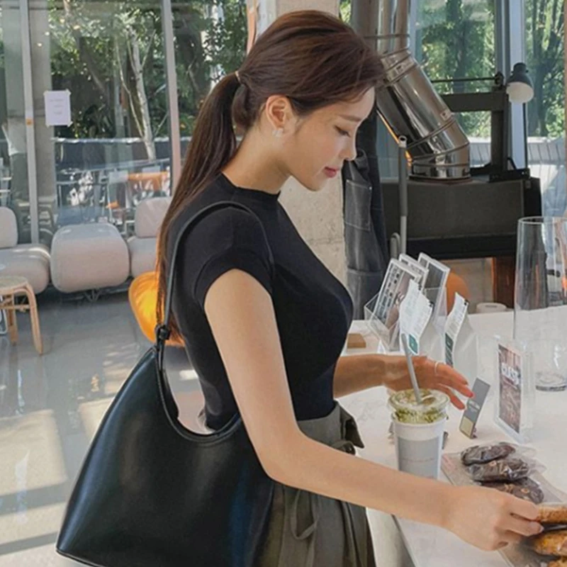 2026 الربيع الصيف الأساسية مطاطا سليم مضلع المحملة الكورية الصلبة الياقة المدورة تي شيرت المرأة مرونة قصيرة الأكمام بلايز Y2K الملابس