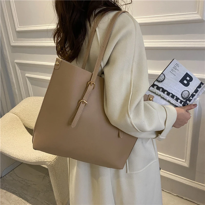 New Versatile Large Capacity Simple Casual Fashionable And Trendy Tote Shoulder Bag