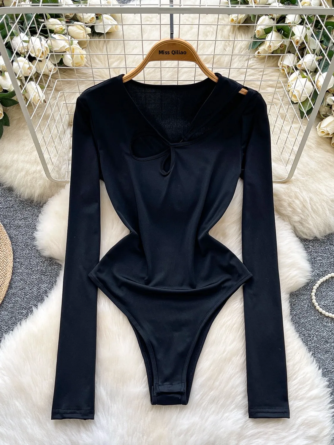 

Faionable Bla round Ne Hollow out Long Sve Women's Top Waist Cinched Design Commute Sle Autumn New Arrival