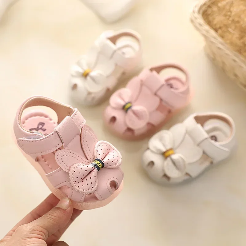 Sandali estivi per bambini foro scarpe per bambini pantofole morbido cartone animato antiscivolo Design fai da te foro scarpe da bambino spiaggia