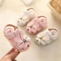 Sandali estivi per bambini foro scarpe per bambini pantofole morbido cartone animato antiscivolo Design fai da te foro scarpe da bambino spiaggia sabbiosa per ragazze