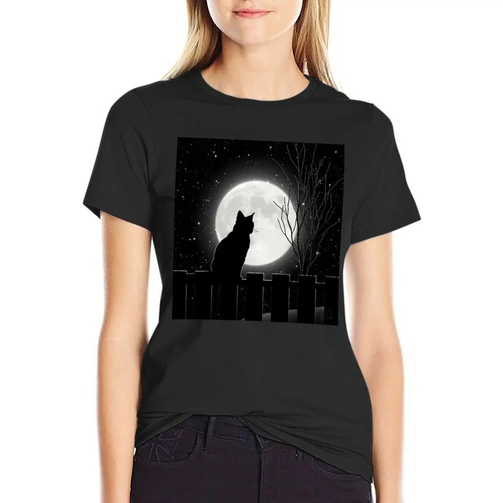 

Silent night Cat looking at the full moon T-shirt funny Short sleeve tee aesthetic clothes Women's clothing