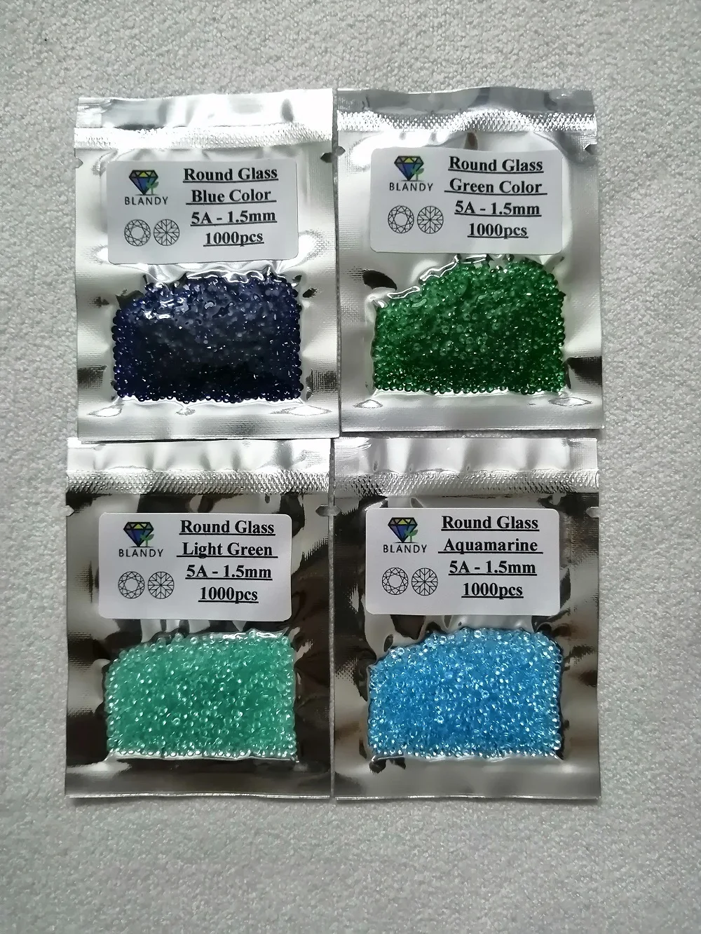 1000 sztuk/partia 1.0~3.0mm Okrągły Szlif Czerwony, Niebieski, Zielony Szklany Kamień Luźne Syntetyczne Kamienie Szlachetne Seablue do Biżuterii Modowej
