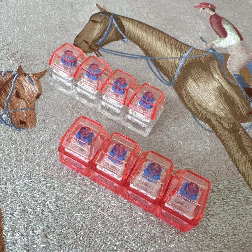 LED-toetsenbord sleutelhanger Interessante hanger Stress Fidget Clicker Speelgoed Heldere basis 4-toetsen Decompressie sleutelhanger voor volwassenen