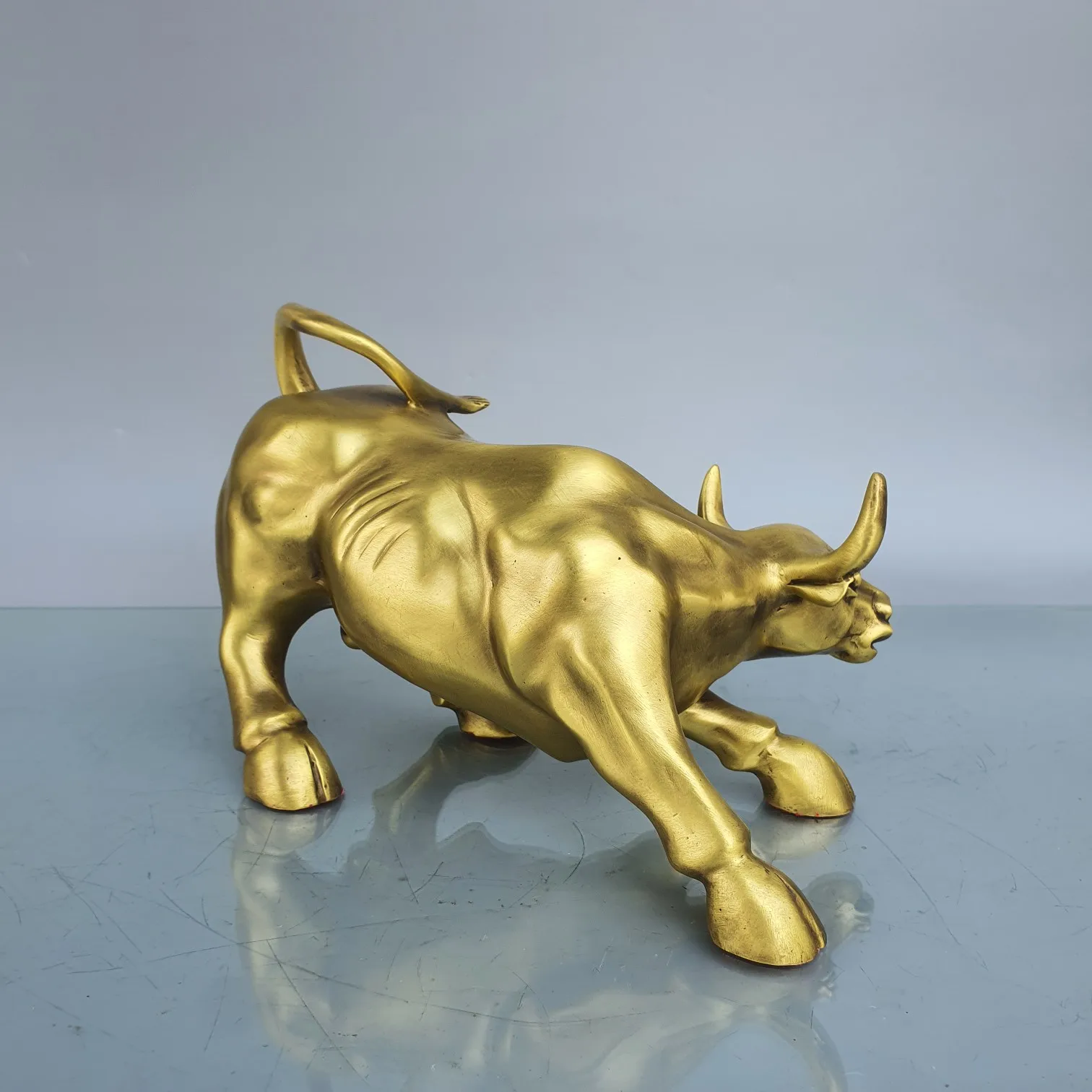 40/27cm Pure copper statue Market Bull Wall Street Bull 27 * 16 * 18 * centimeters, 2.6 kilograms, 40 * 27 * 25 * cm