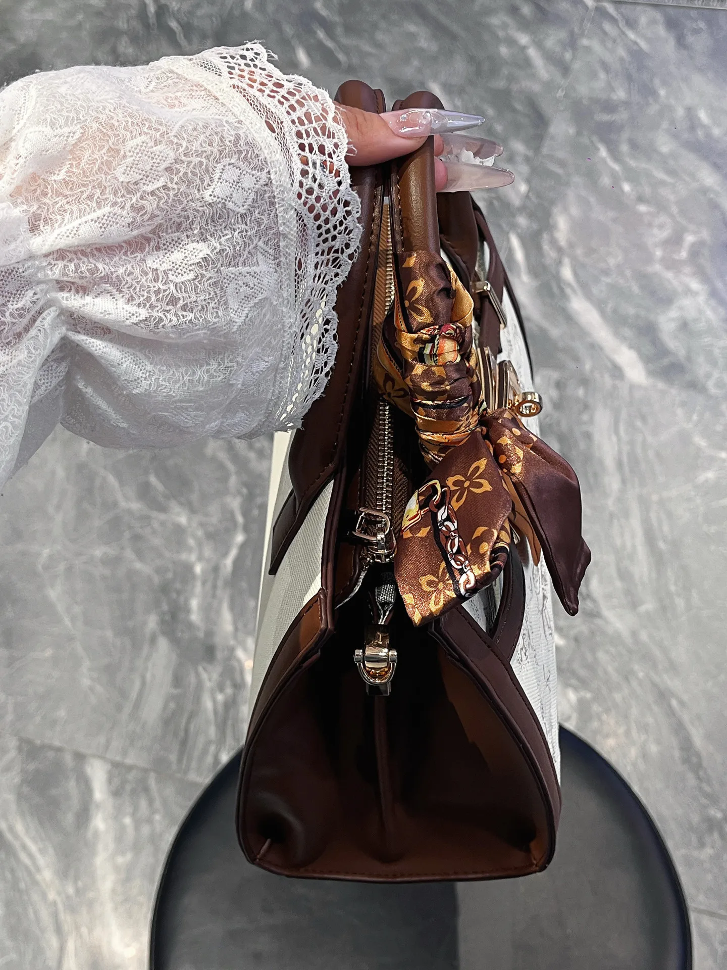 sac-fourre-tout-de-luxe-brode-mack-jennifer-sac-a-bandouliere-polyvalent-en-cuir-souple-et-polyester-nouvelle-collection-2026