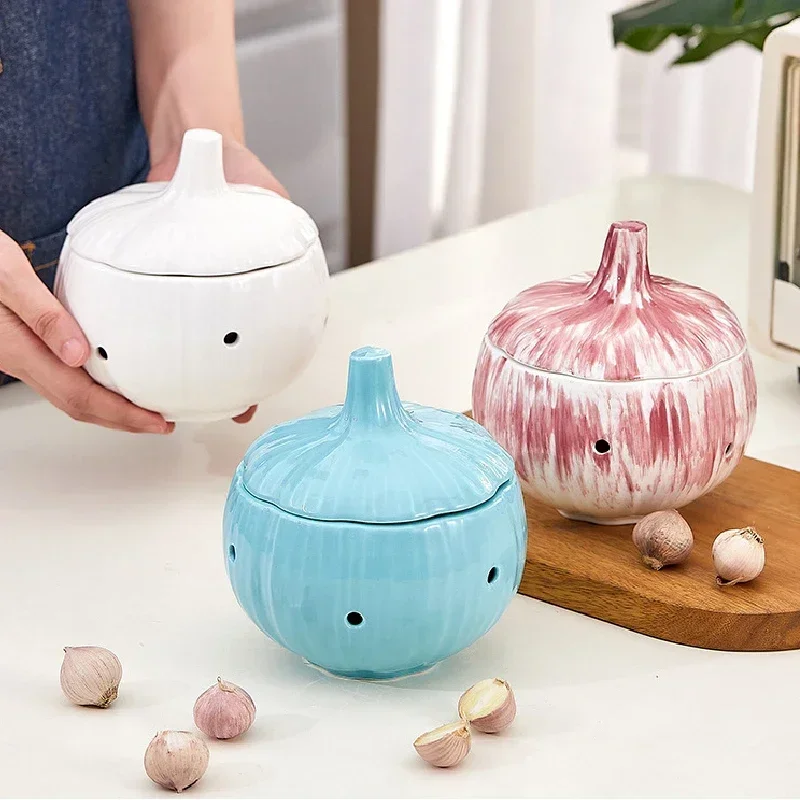 

Ceramic Garlic Storage Jar with Lid Sealed Jar Hollowed Out Moisture Proof Mildew-proof Kitchen Utensils Irregular Storage Jar