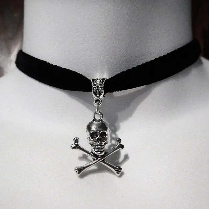 A52E Black Gothic Statement Necklace with Skull Crossbones Pendant, Close-Fit Neck Band and Alloy Jewelry Build for Party Looks
