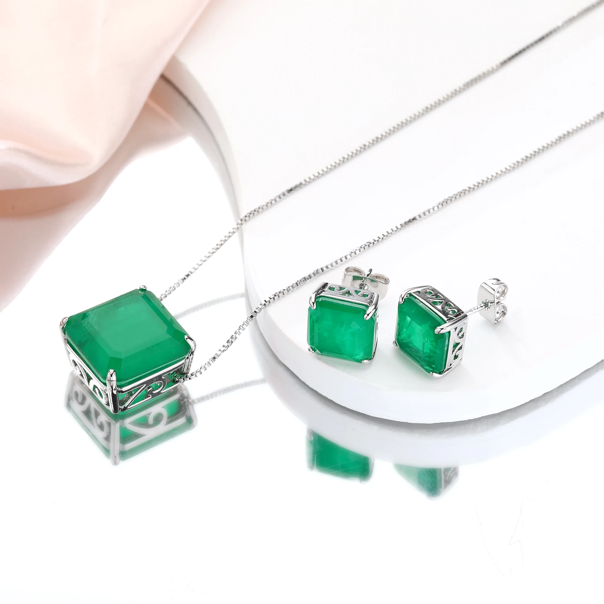 

10*10mm Emerald Green Square Earring And Necklace Set