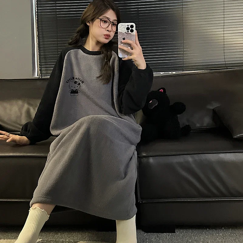 

Cartoon Hello Kitty dress winter coral fleece plus cotton pajamas new Sanrio women's robe demoiselle d honneur femme courte