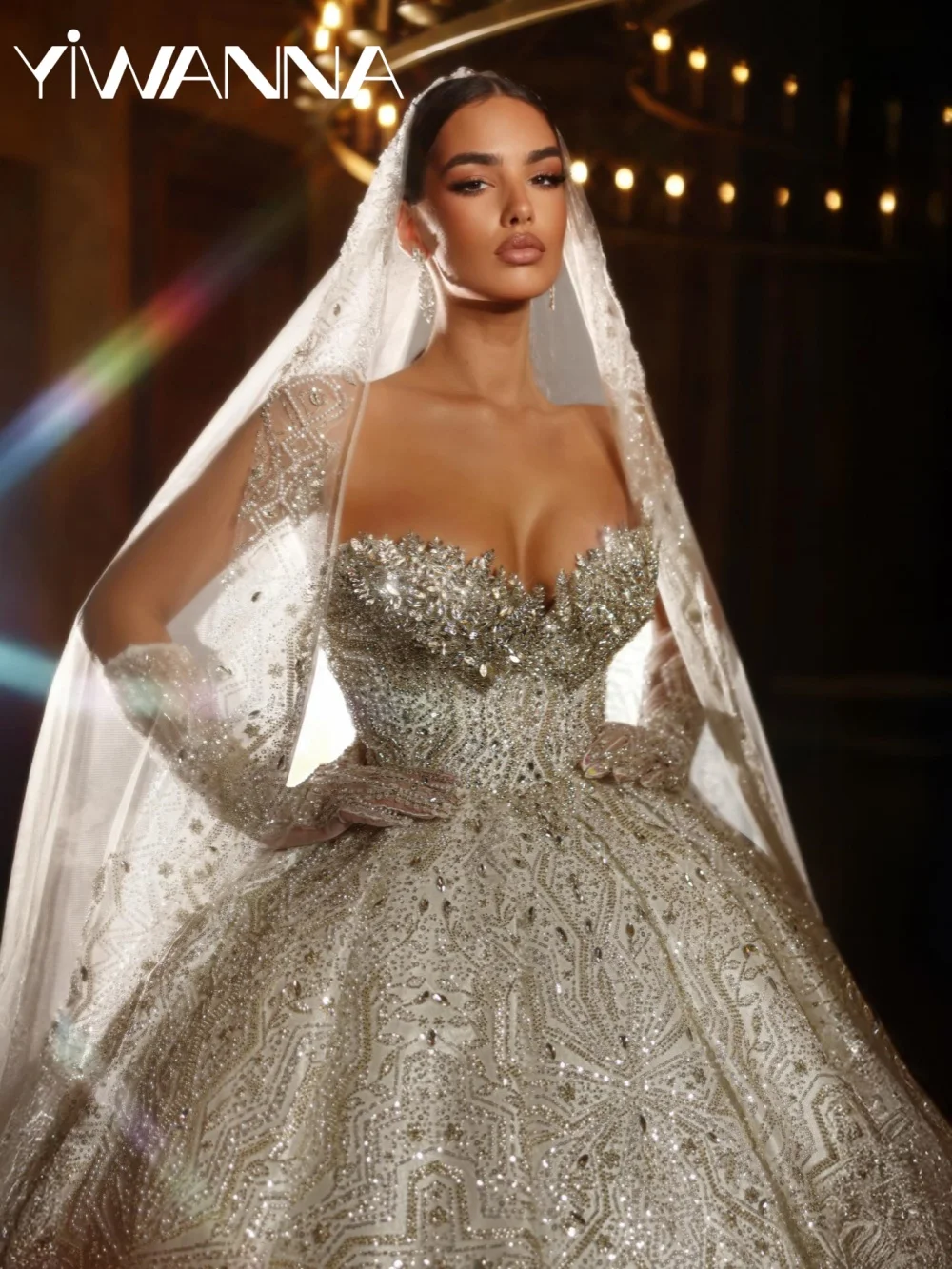 

Attractive Luxurious Crystal Wedding Dress Charming Sweetheart Neck Bridal Gown New Customized Ball Gown Dresses For Bride