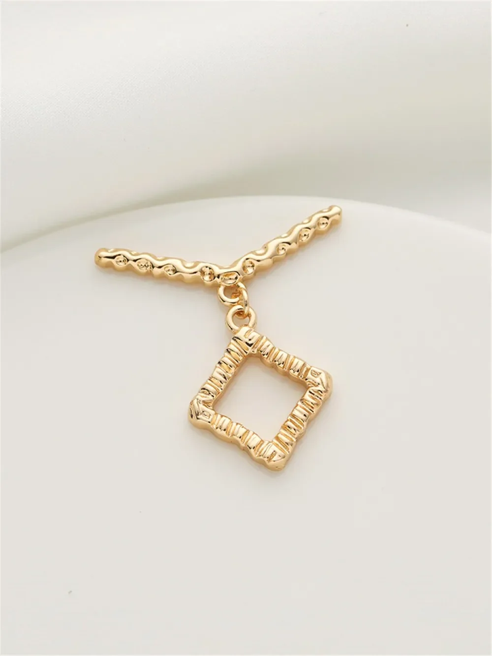 

14K Gold-plated Smooth Feather OT Buckle Geometric Irregular Connection Buckle DIY Handmade Bracelet Necklace Accessories