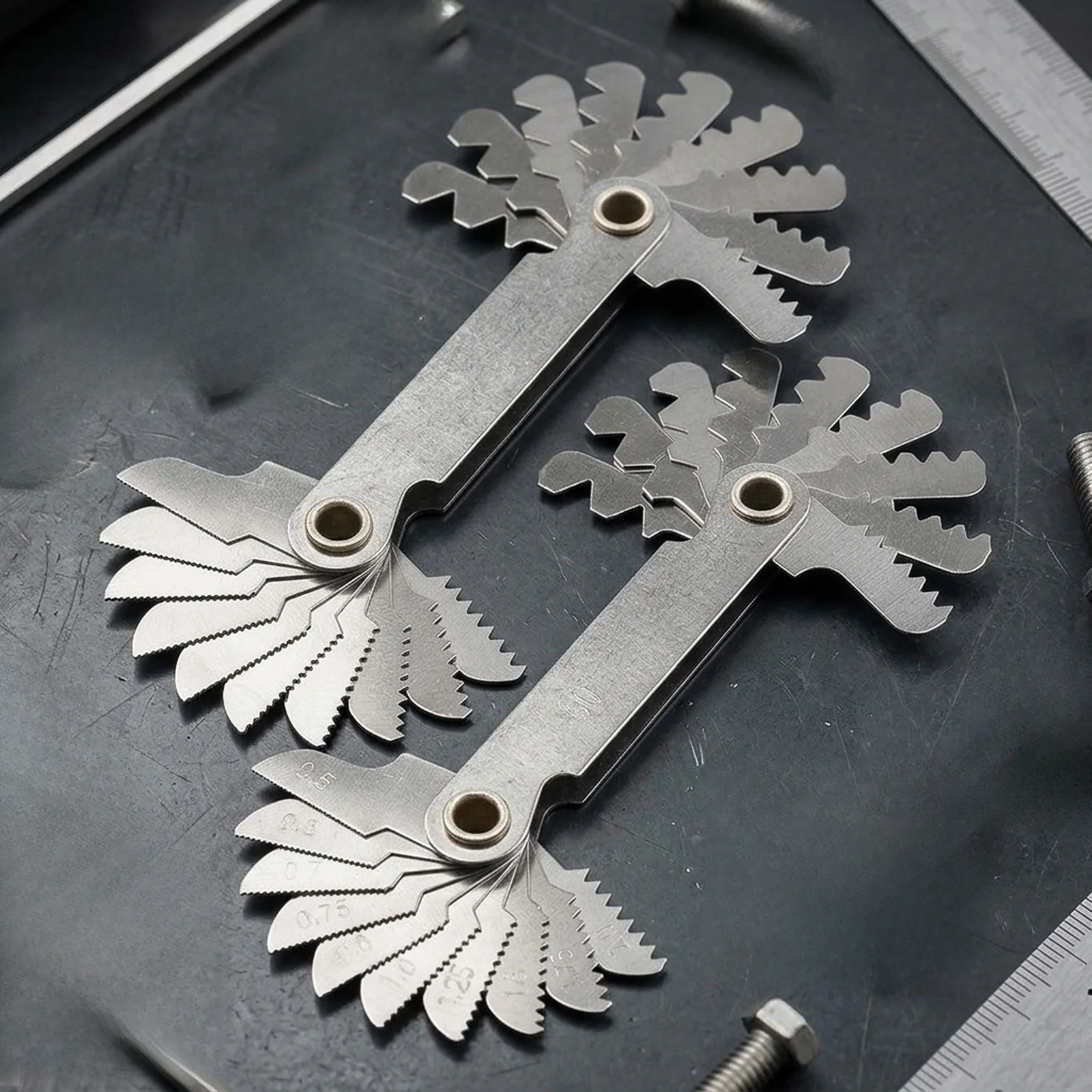 Screw Threads Made Simple Measuring with the Dual Purpose Stainless Steel Gauge Tool Set of Two Pieces Screw Threads
