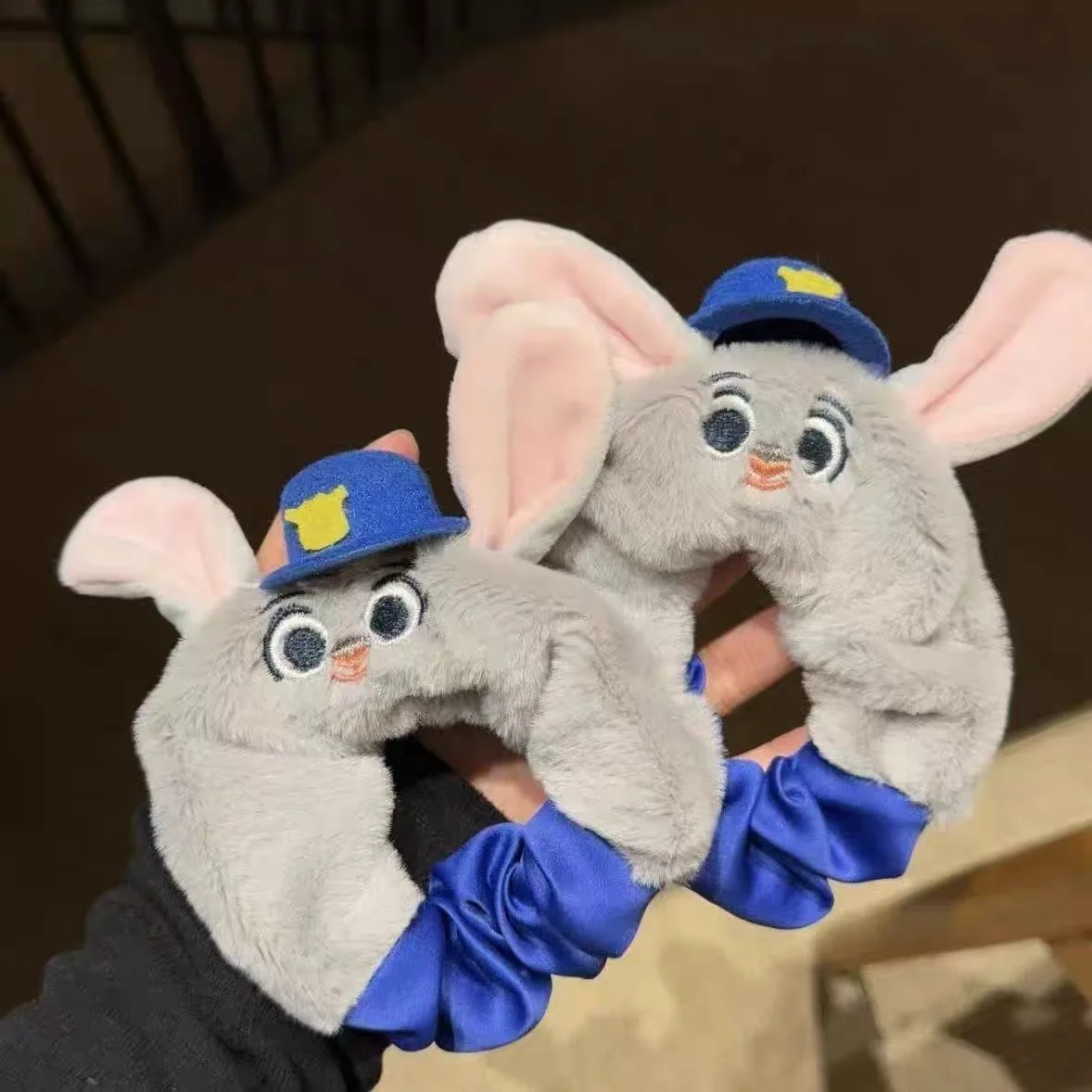 

Nick Fox Judy Rabbit Zootopia Аксессуары для волос Новые милые боковые зажимы Оптовая продажа Объемные животные Городские плюшевые банты для волос Заколки для