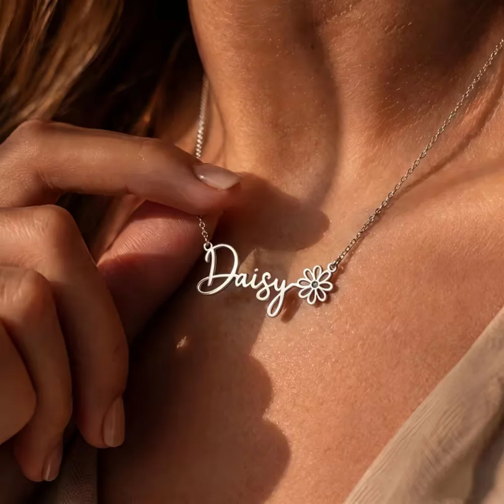 Custom Name Daisy Flower Necklace 18K Gold Plated Stainless Steel Script Name Pendant Personalized Floral Jewelry Birthday Anniv