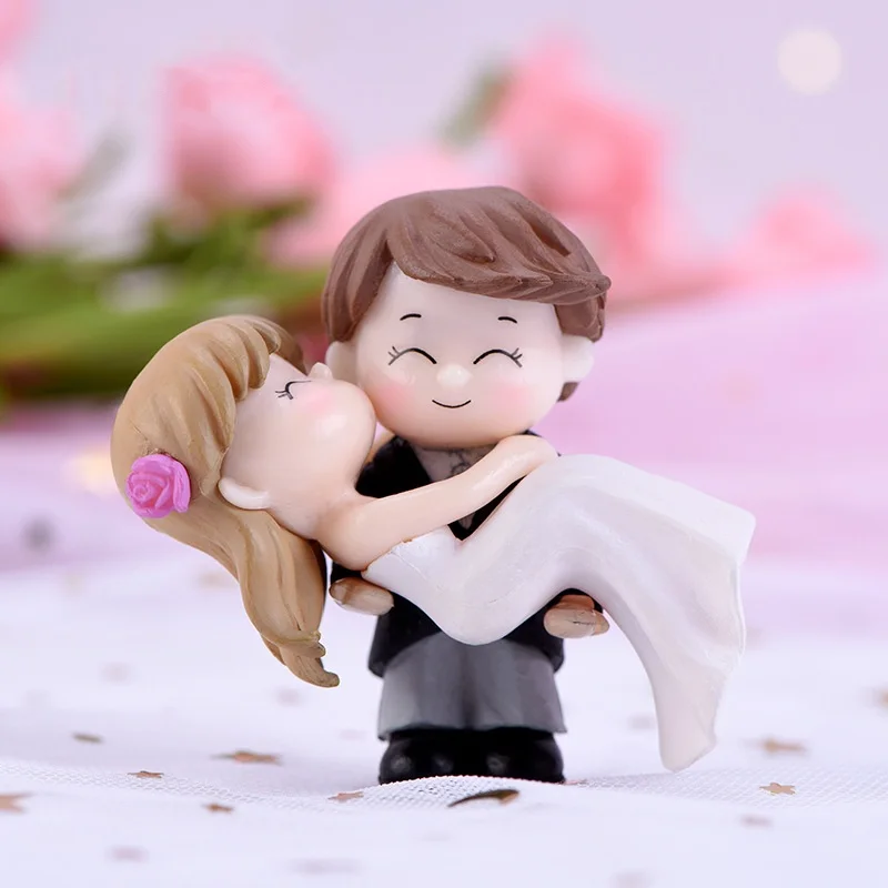 Sweet Couple Bride Groom Model Miniature Figurine Landscape Wedding Figurine Desktop Ornament Home Decor Wedding Gift Garden Dec