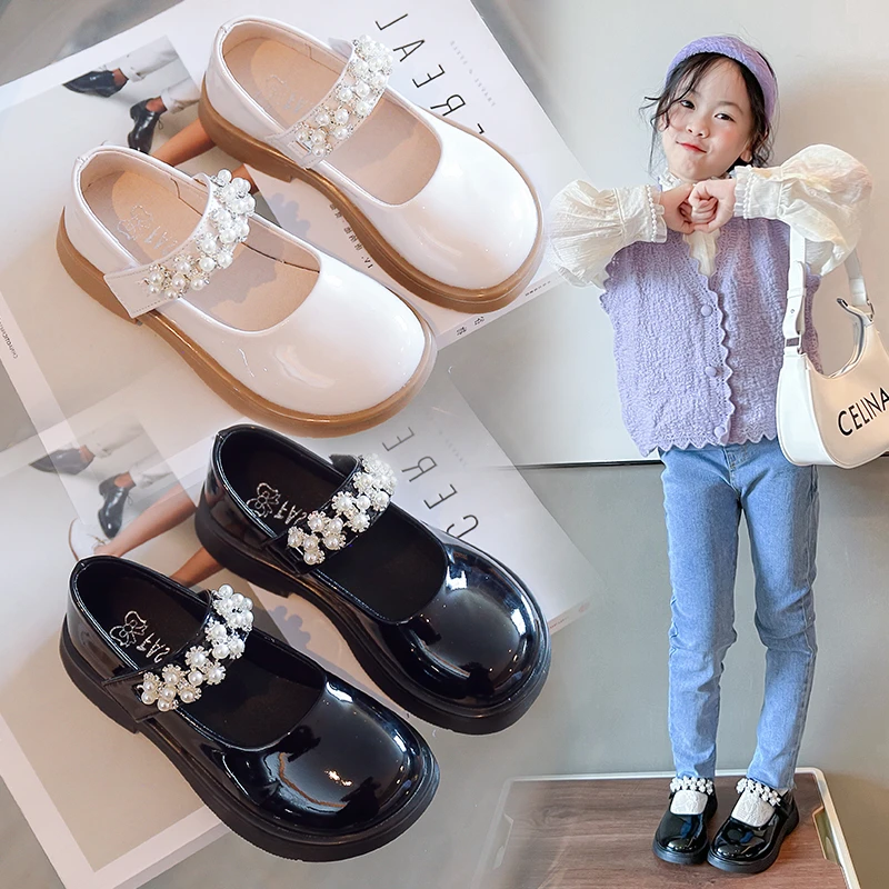 2026 Spring Glossy Leather Shoes Girls' Black and White Soft-Soled Children's Casual Shoes Fashionable and Cute Kids' Shoes