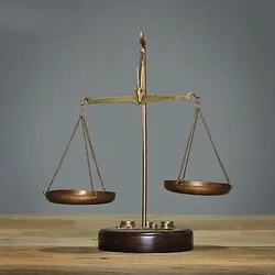 Brass Decorative Balance Scales Ornaments for High-End Clubs Shops Checkout Counters Symbol of Fairness And Equitability